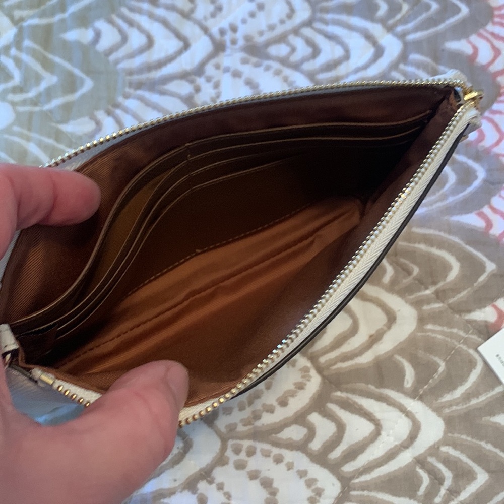 New Authentic Coach Leather Wristlet - Picture 4 of 5